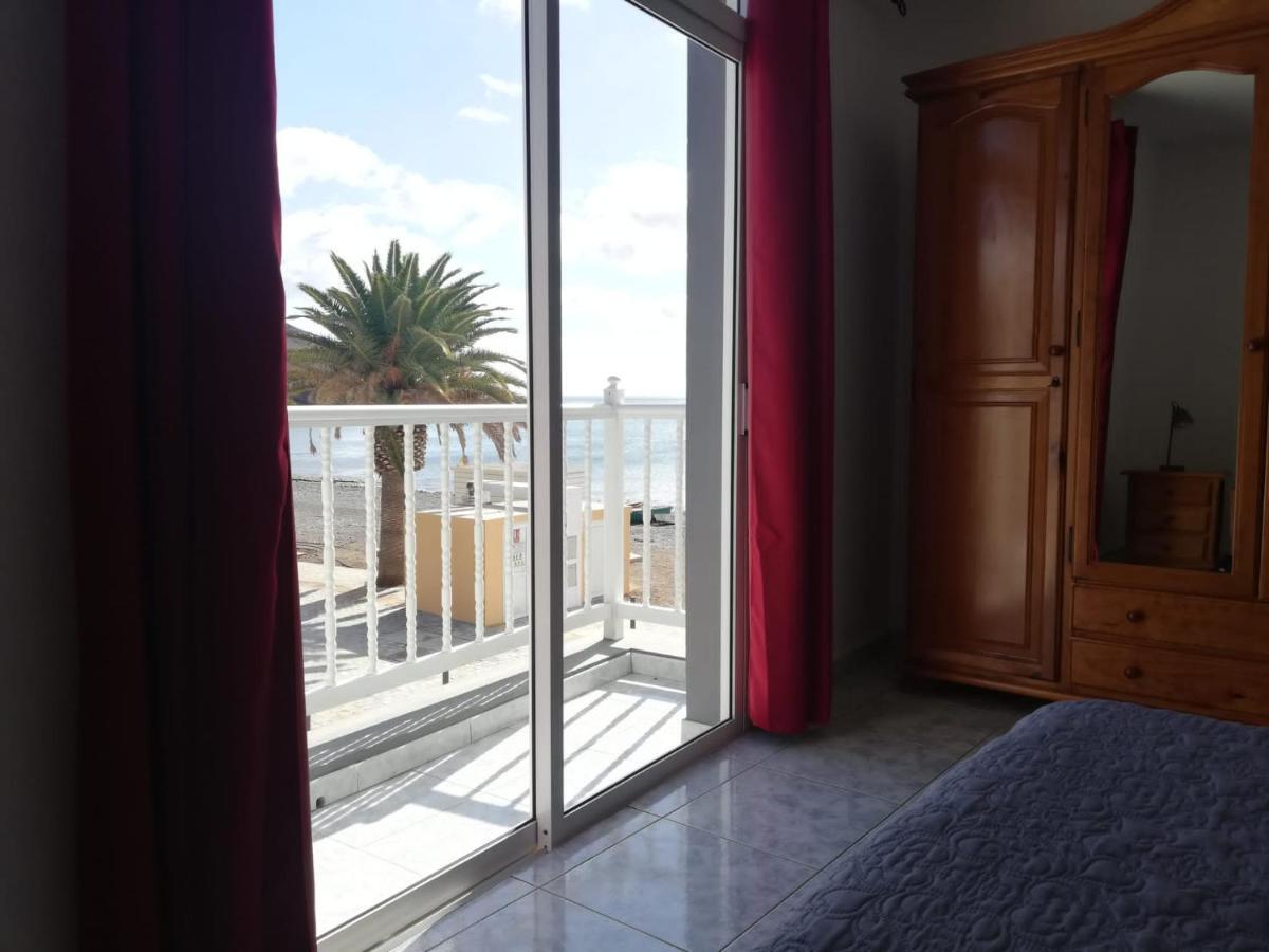 La Orilla House *